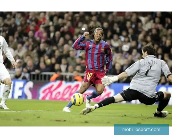 罗纳尔迪尼奥正式宣布退役告别职业足球生涯辉煌时刻